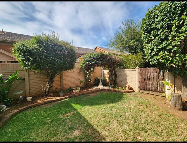2 BEDROOM TOWNHOUSE FOR SALE IN THREE RIVERS